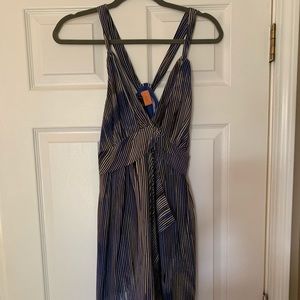 Banana Republic “Y” back chiffon dress